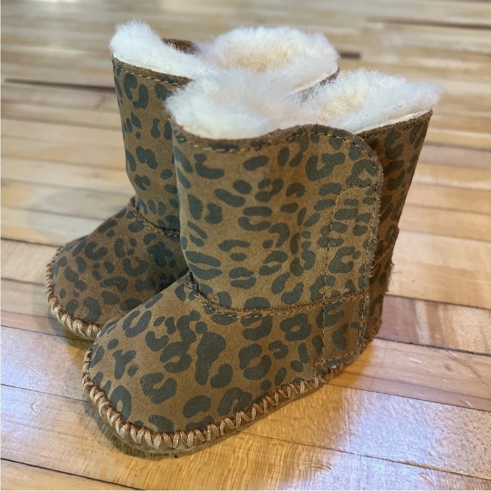 UGG Australia Cassie Leopard Brown Shearling Lined Booties Size 0/1 Infant Baby